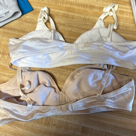 Cabernet bras. Size 36A - Picture 2 of 4